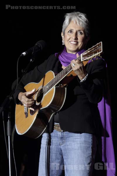 JOAN BAEZ - 2011-09-17 - LA COURNEUVE - Parc Departemental - Grande Scene - 